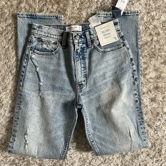 A&F 90’s skinny high rise - Picture 3 of 6